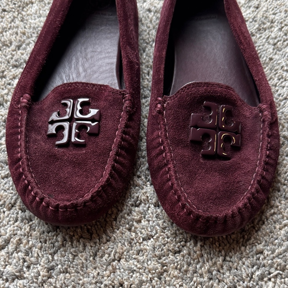 Tory Burch Women's Burgundy Suede Loafers Size 9 - Picture 3 of 3